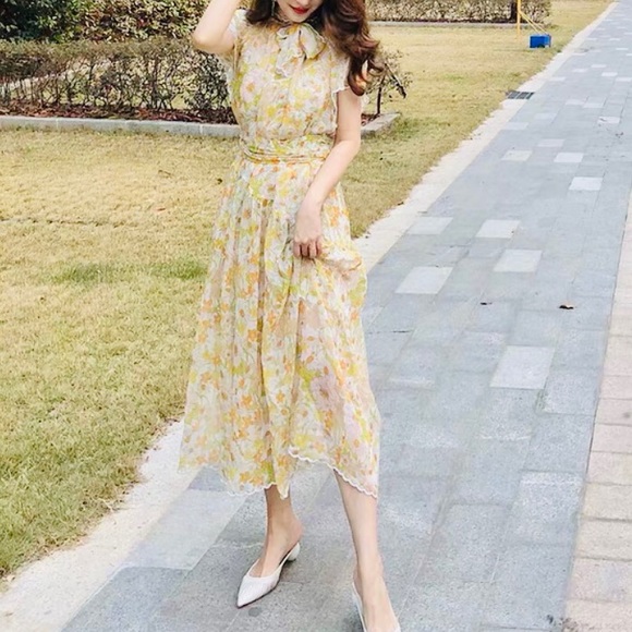 Zimmermann Dresses & Skirts - ZIMMERMANN Super Eight Scalloped Midi Dress SizeZ0